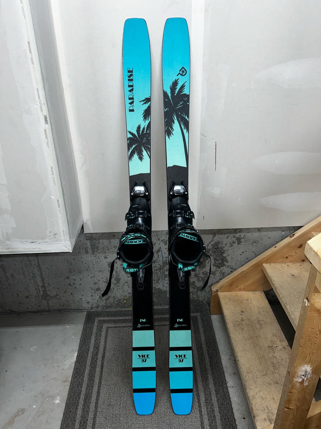 Paradise Skis and Kastle Ski Boots in Ski in Strathcona County