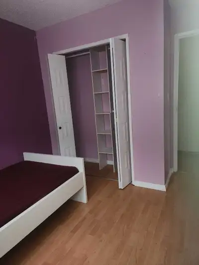 This private room is perfect for a female occupant, offering a clean and comfortable living space. T...