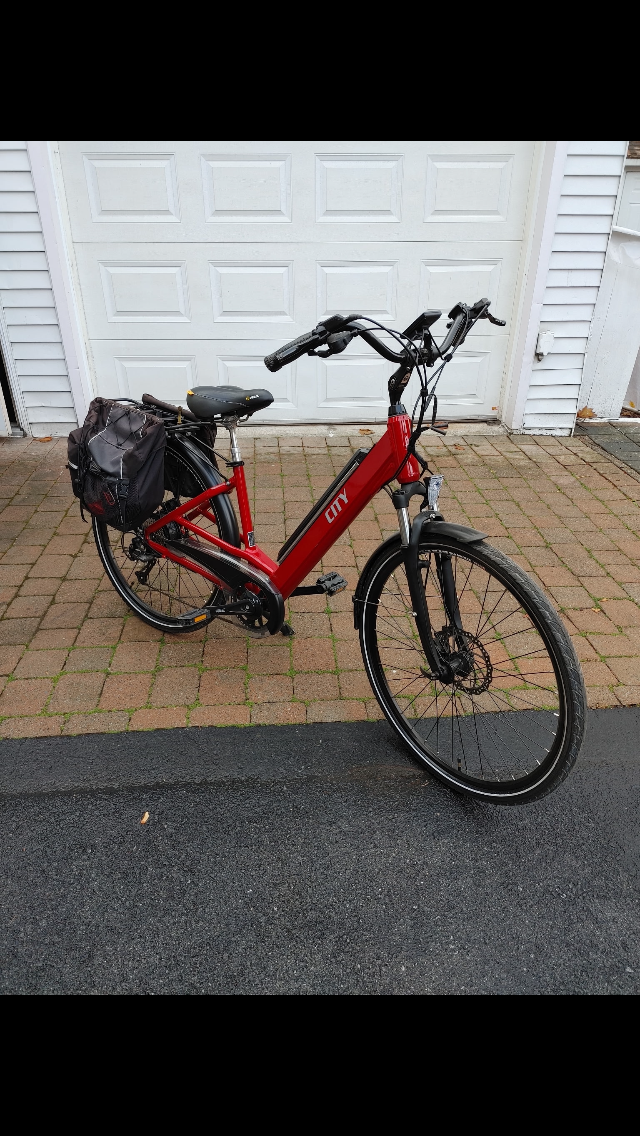Vélo électrique City moteur de 350 volts roues de 28 pouces . in eBike in Longueuil / South Shore - Image 3