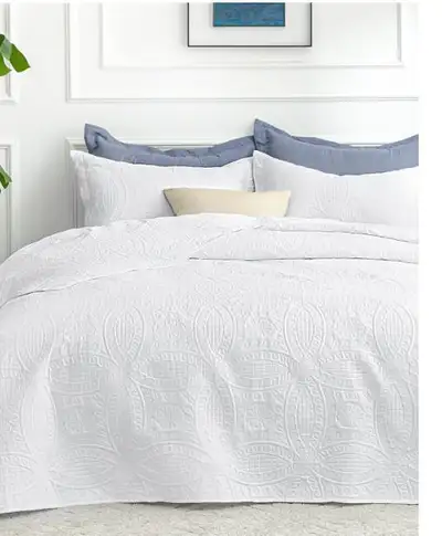 King Quilt with Shams, View more