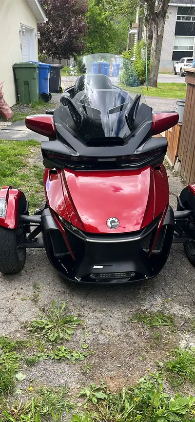 Spyder RT, Limited, 2024 moteur 1330, CC, système audio BRP six haut-parleur Bluetooth. grand écran...
