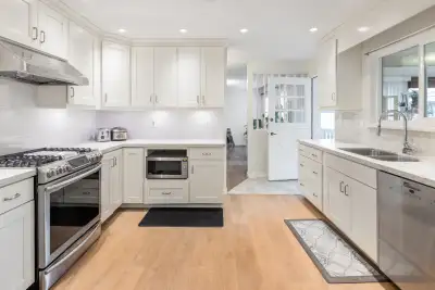 OPEN HOUSE: MAY 31, SUN, 2-4PM 7720 No 1 Rd, Richmond, BC V7C 1T6 Renovated in 2018. Excellent oppor...