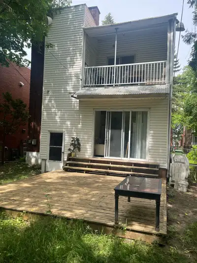6 1/2 house for rent in Cote-des-Nieges between 2 metro stations