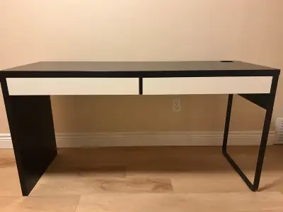 IKEA Micke Desk in Excellent Condition, View more