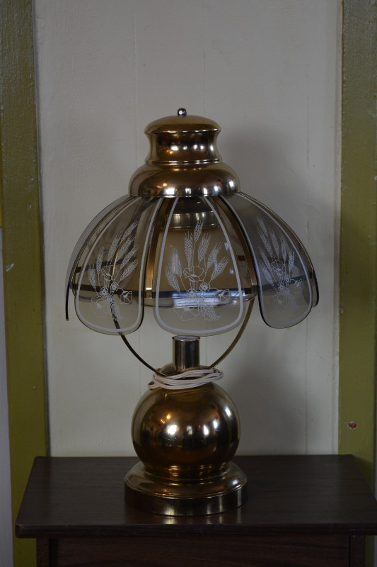 LAMPE DE TABLE VINTAGE dans Éclairage intérieur et plafonniers  à Granby - Image 2