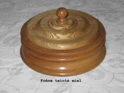 Vase artisanal en bois tourné, View more