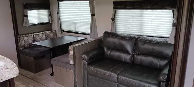 2019 Surveyor 28ft. in Travel Trailers & Campers in Campbell River - Image 5