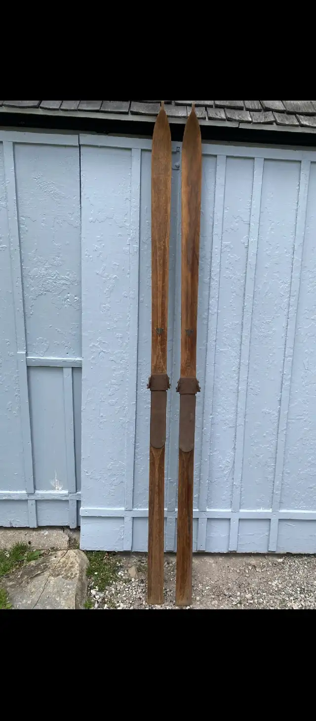 Peterborough Skis in Arts & Collectibles in Ottawa - Image 2