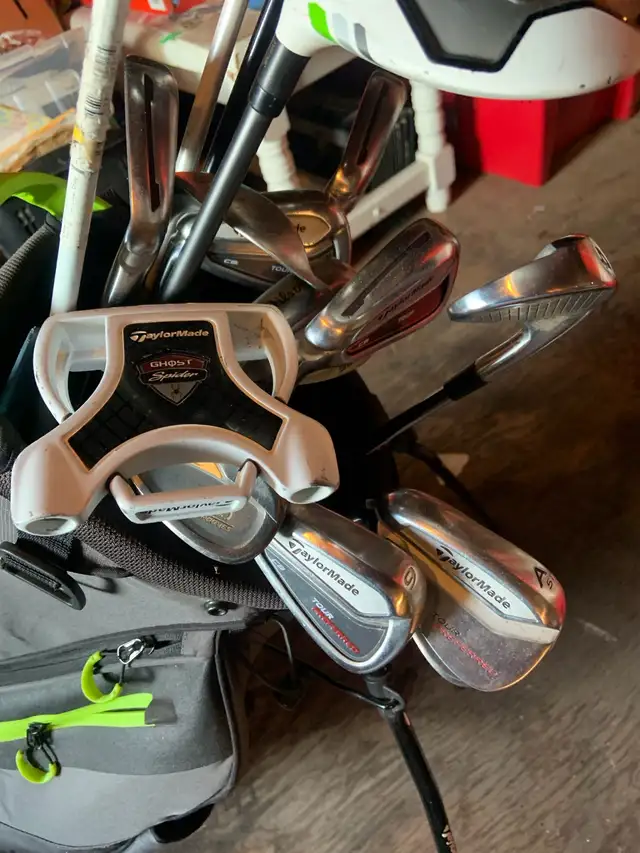 lefty golf clubs and Taylormade bag in Golf in Kitchener / Waterloo - Image 3