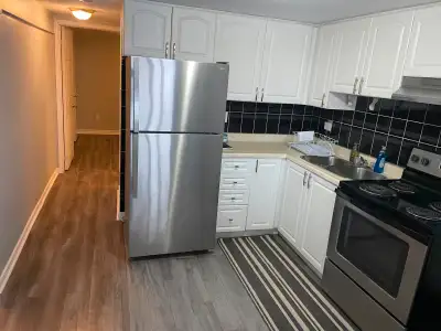 Beautiful 1 Bedroom Walk-out. Bradford