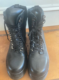 Women’s combat boots 