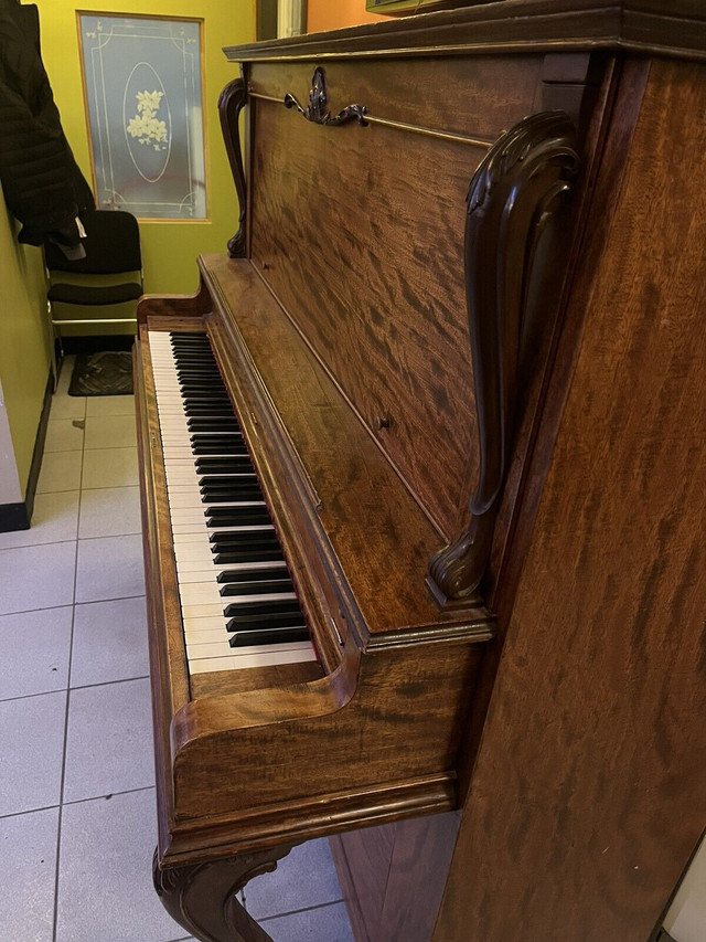 Piano Antique Lindsay - Livraison inclus dans Pianos et claviers  à Laval/Rive Nord - Image 3