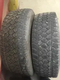 2 pneus d’hiver LT245/75R16