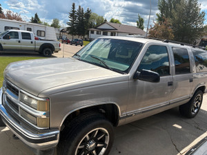 1999 Chevrolet Suburban LT