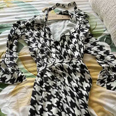 Women’s Clothing – Sizes  M/L/XL – Brand Like New/like new , View more