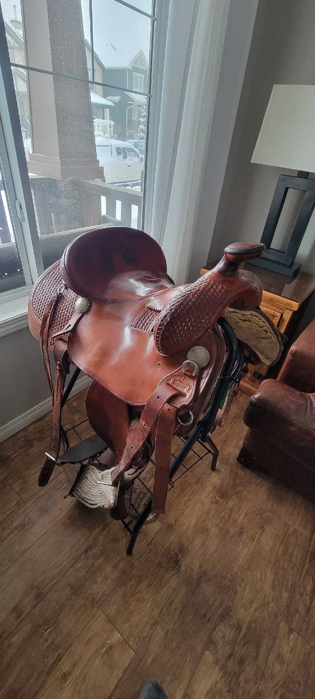 Custom western saddle 15" in Equestrian & Livestock Accessories in Calgary - Image 2