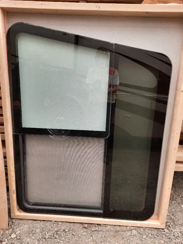 FENÊTRE ou VITRE de MOTORISÉ (usagé) in RVs & Motorhomes in Victoriaville - Image 3