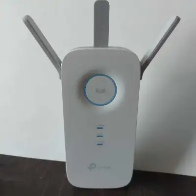 TP-Link AC1900 - Wi-Fi Range Extender - RE550, View more