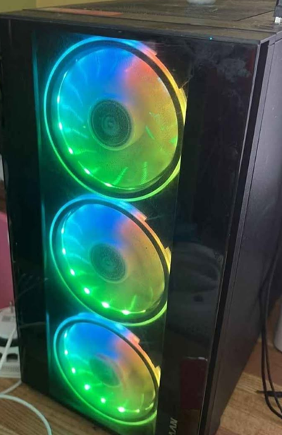 Desktop Computer – $450OBO Selling our desktop computer in good condition. Purchased new approximate...