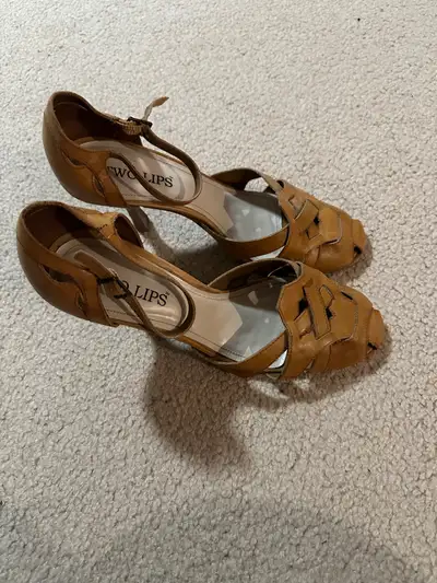 TWO LIPS Women’s brown high heel shoes for sale!, View more
