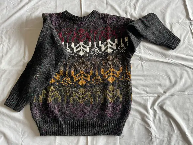 Men's Sweater in Men's in St. Albert - Image 3
