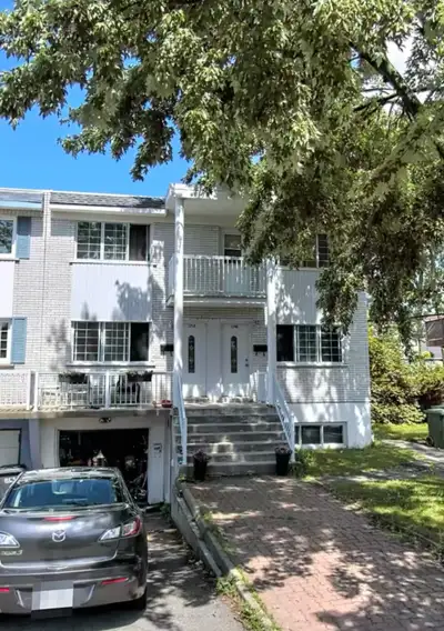 3 1/2 à louer Boisbriand / Triplex (2 min Faubourg Boisbriand)