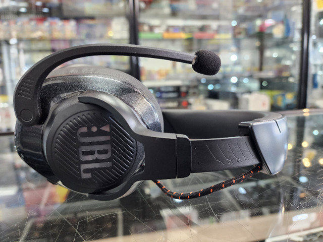 JBL Quantum 400 Wired Over-Ear Gaming Headset in Headphones in Summerside