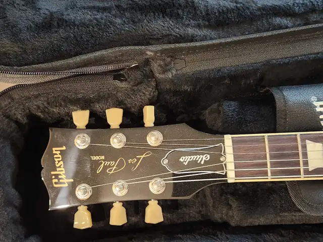 Gibson Les Paul Stuido  in Guitars in Kawartha Lakes - Image 7