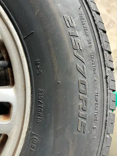 215/70r15. (98t) all seasons Came of Buick lesaber Tires and rims New rubber
