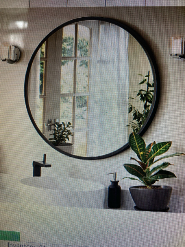 Wall Mounted circle mirror  in Home Décor & Accents in City of Toronto