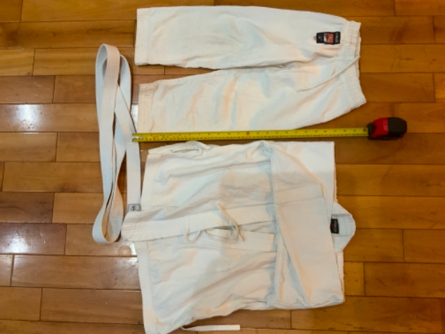 Karate and other martial arts uniform for kids 4-8 in Kids & Youth in Charlottetown