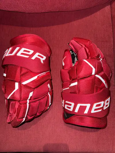 Bauer Supreme Mach Senior Hockey Gloves - Size 15 - red, View more