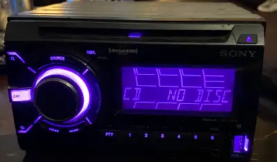 Je vends une radio d’auto Sony Bluetooth USB mp3 CD fonctionne très bien (514)6254083
