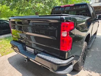 FOR SALE: 2025 Chevrolet Silverado 1500 Custom Trail Boss 4WD – Fully Loaded & Ready to Roll! Price:...