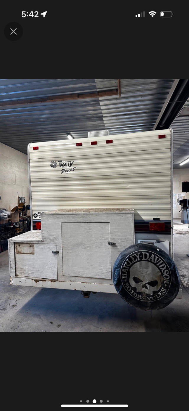 1992 Terry resort travel trailer fifth wheel 26 feet in Travel Trailers & Campers in Calgary - Image 4