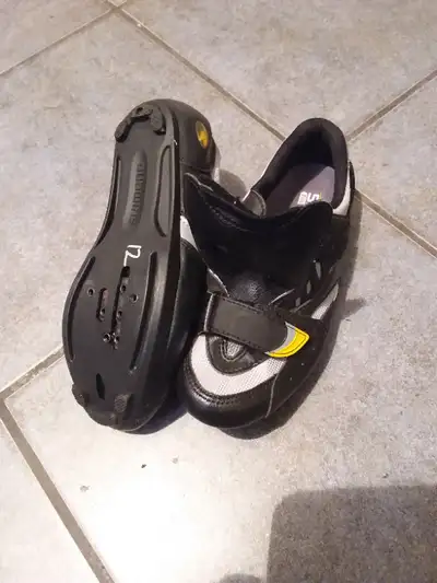 Shimano SH-R 096 WB  cycling Shoes (Woman). Bike, View more
