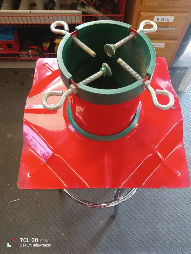 Christmas tree stand..!63848997661955121