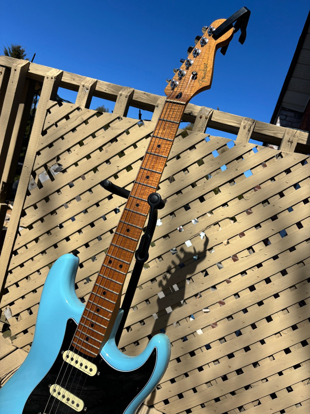 Fender Stratocaster , American-Killer in Guitars in Oshawa / Durham Region - Image 2