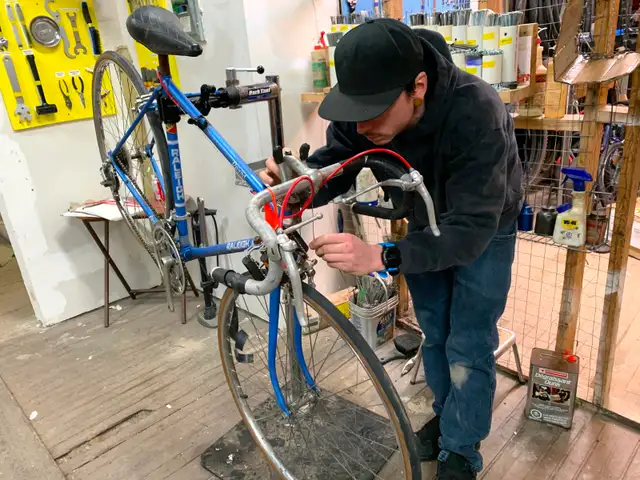 community bike shop Volunteers needed --- evenings or Sundays