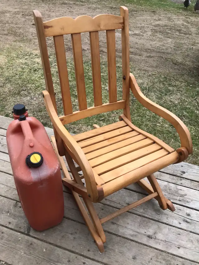 Rocking chair for kids or small person in Chairs & Recliners in Moncton - Image 3