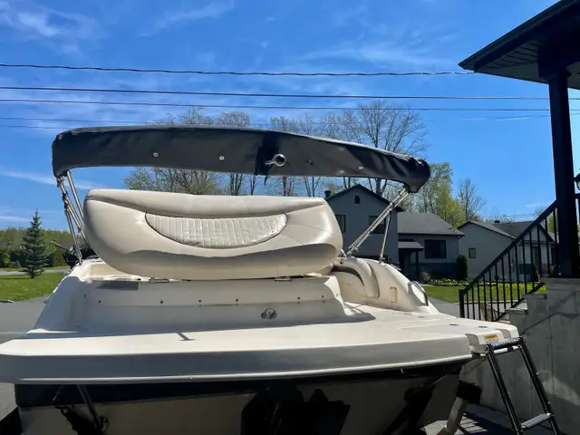 bateau Hurricane in Powerboats & Motorboats in Drummondville - Image 7