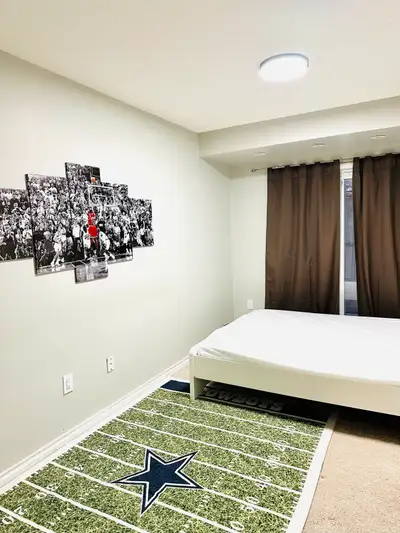 York University private room for rent. Female only at 37 Four Wi