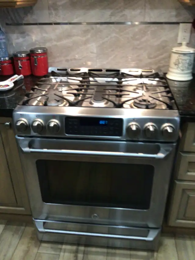 GE Cafe  Gas/Electric  30” Stove.   Slide in in Stoves, Ovens & Ranges in Belleville - Image 2