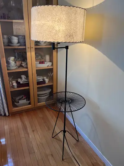 Mid century modern 1950s With original lamp shade on a swivel arm Total height: 57“ Shade diameter:...