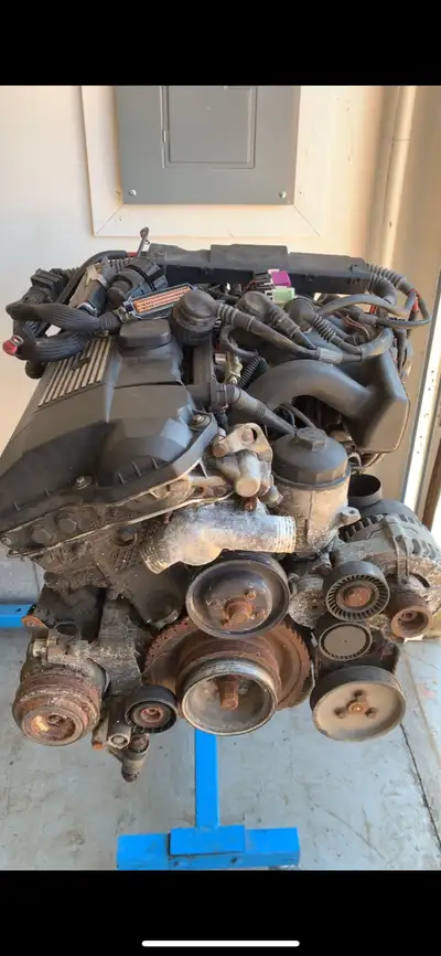 Selling an m52b28 engine out of a 328is e36. Car was automatic, had 285k on it and was parted out du...