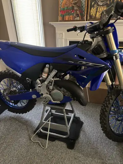2023 yz 125 , like new. under 20 hours. Ownership in a hand also cash only (need for pay my school )...
