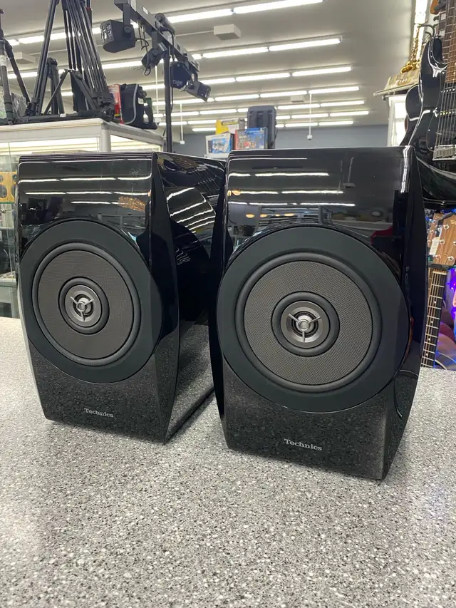 Technics SB-C700 Speaker Pair  in Speakers in City of Toronto - Image 2