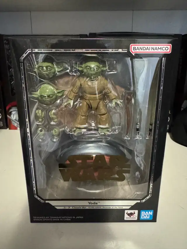 S.H.Figurarts Yoda ( Classic Ver. Revenge of the Sith) in Arts & Collectibles in Oakville / Halton Region - Image 2