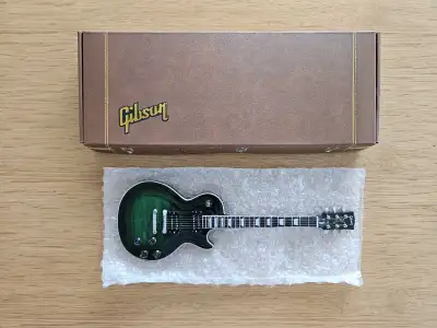 Axe Heaven GG-124 Slash Gibson Les Paul Anaconda Burst, View more