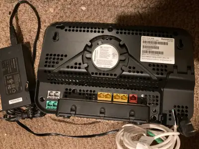 Selling a used Bell Hub 3000 modem/router combo, perfect for Bell Fibe internet users looking for re...
